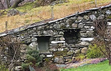 A day workshop learning to build dry stone walls with Bee Boles 