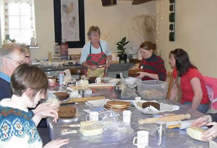 Sugarcraft at Christmas with Gillian Harris at Greystoke Cycle Cafe 